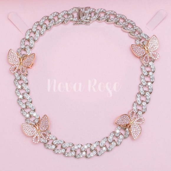 🌸Nova Rose “Butterfly Dreams” Necklace🌸 - Picture 1 of 5